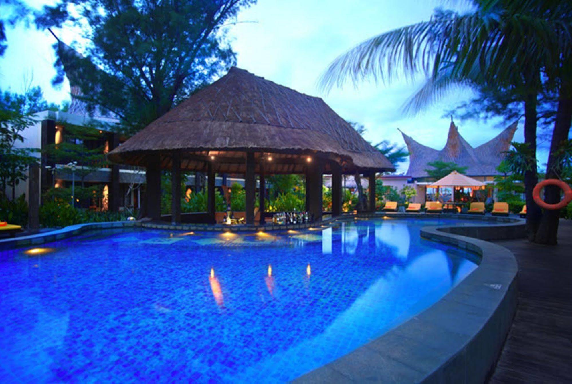 Aston Sunset Beach Resort - Gili Trawangan Dış mekan fotoğraf